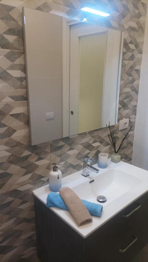 B&B Nicolai Centrale Bari Bagian luar foto