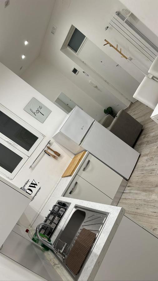 B&B Nicolai Centrale Bari Bagian luar foto